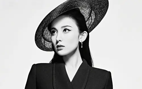 古力娜扎黑白质感写真大片桌面壁纸