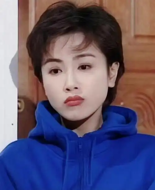 蓝紫色短发热巴(能驾驭得了短发)(8)