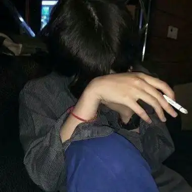 真人霸气抽烟头像男 霸气头像图片大全 -【爱个性】