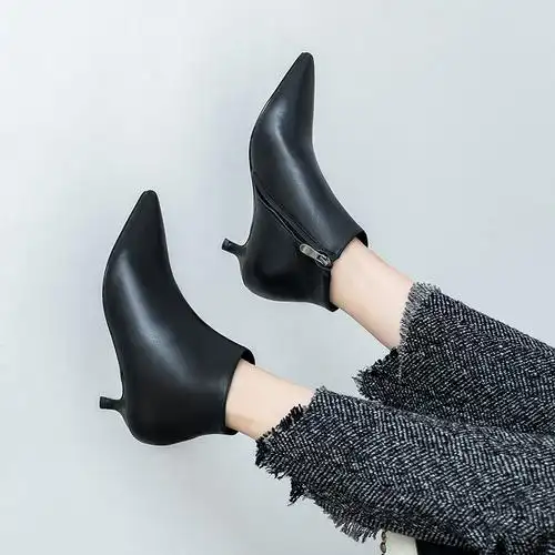 白色尖头细跟短靴女小跟低跟舒适猫跟真皮及踝靴春秋单靴裸靴单鞋