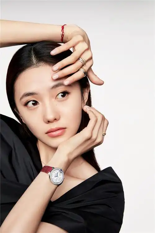 红色表达式众星传递卡地亚新春美好寓意