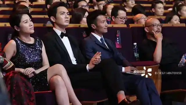 钟汉良与莫文蔚,谢霆锋的罕见同框,这画风好萌!