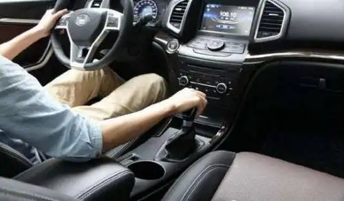 手动挡车怎么开车步骤_知识 - 名片网