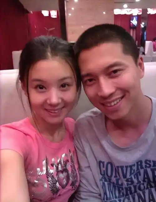 王雷和李小萌:恩爱16年无绯闻,婚后生两子,一家四口其乐融融