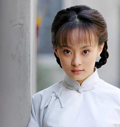 孙俪早年选秀美照曝光 非常青涩稚嫩(3)