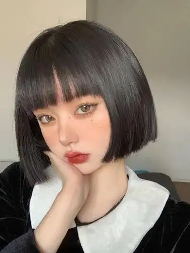 2021年流行这4款短发,又a又可爱!_齐刘海