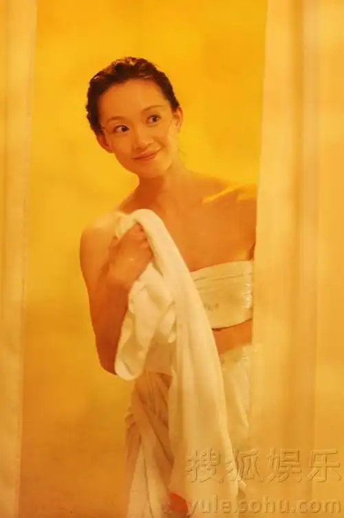 刘丛丹《枪花》曝性感浴照 王丽坤亲刺彼岸花(组图)