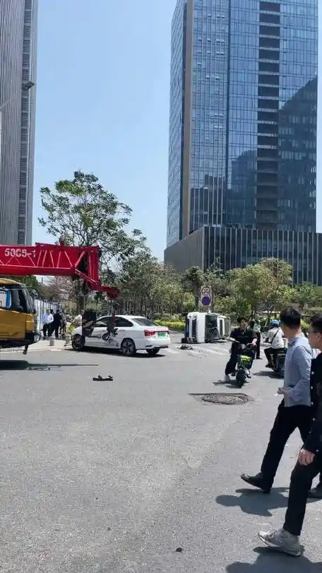 这事故居然是路虎翻车#厦门# 这事故居然是路虎翻车00:00/00:00