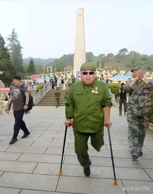 然而,信息不透明使得真相难以考证,徐良渐渐淡出了公众的视线.