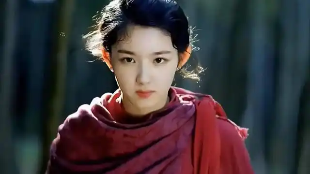 孙一宁版红衣古装,风度翩翩气质不凡