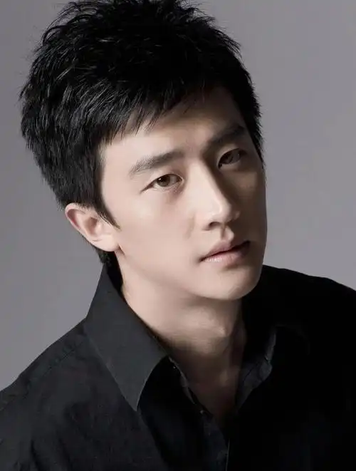 黄轩资料个人资料(励志的黄轩:曾孤独不得志)