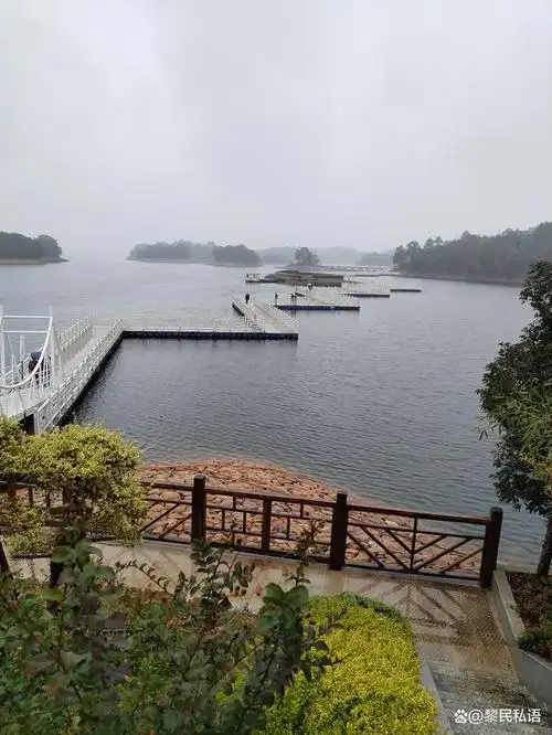 庐山西海位于江西九江,地跨永修,武宁两县,是国家5a级旅游景区.