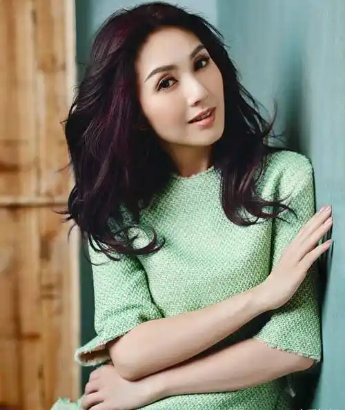 杨千嬅出道27年每天练歌希望能展现最好的舞台