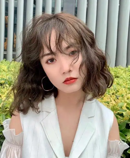 长过度尴尬期必烫发型 蛋卷头 蓬松烫 圆脸女生也很适合的法式烫发