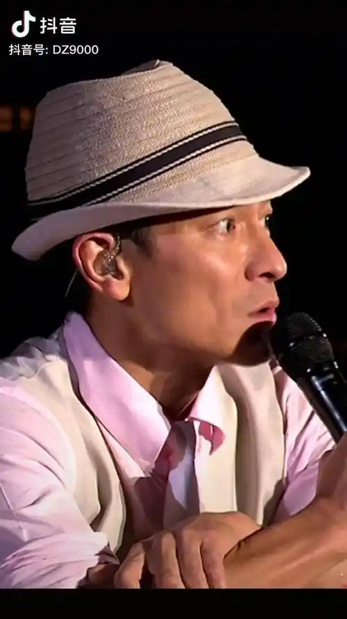 不是说好一起闯出去 怎么剩我一人回去练习 刘德华 dou 小助手