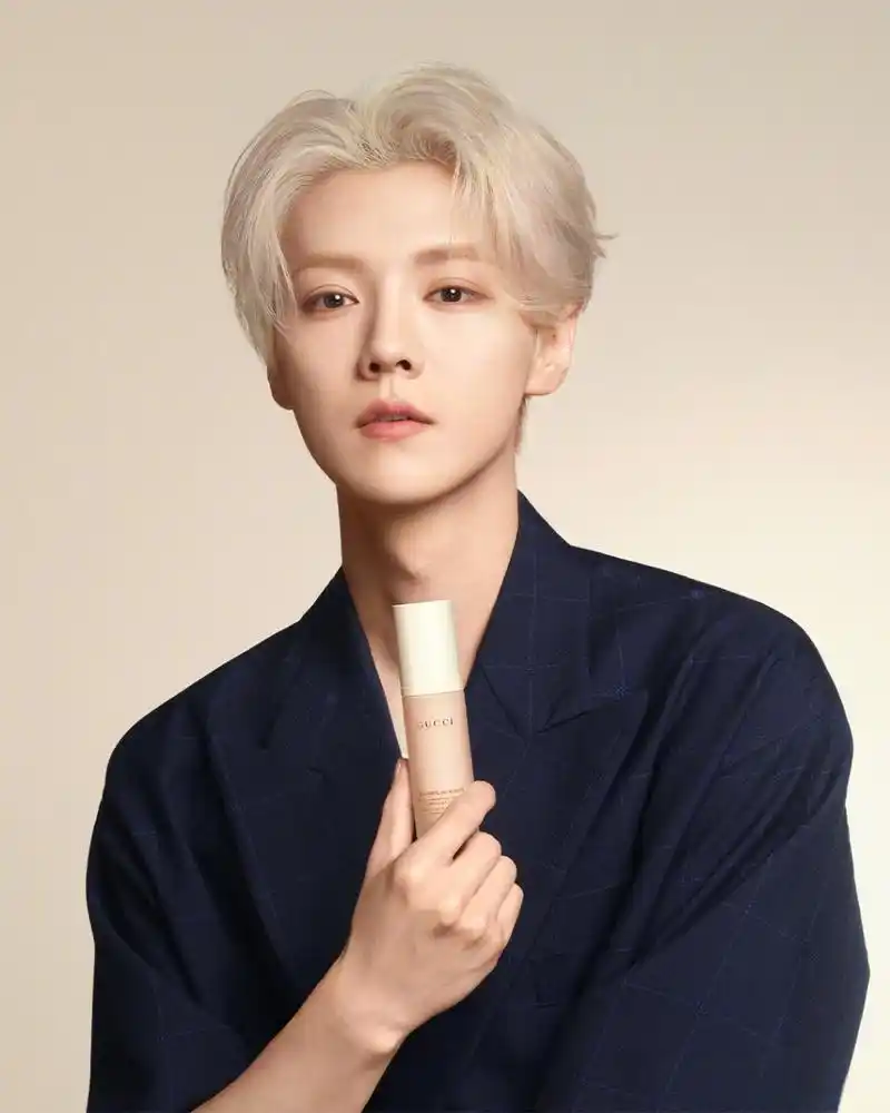 古驰玩妆粉底液,助力gucci,品牌代言人鹿晗@鹿晗 ,打造24h柔雾丝绒肌