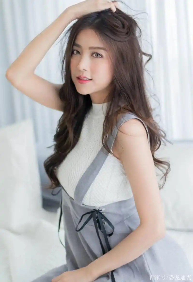 微胖身材的泰国女生,甜甜一笑,就美得让人心动