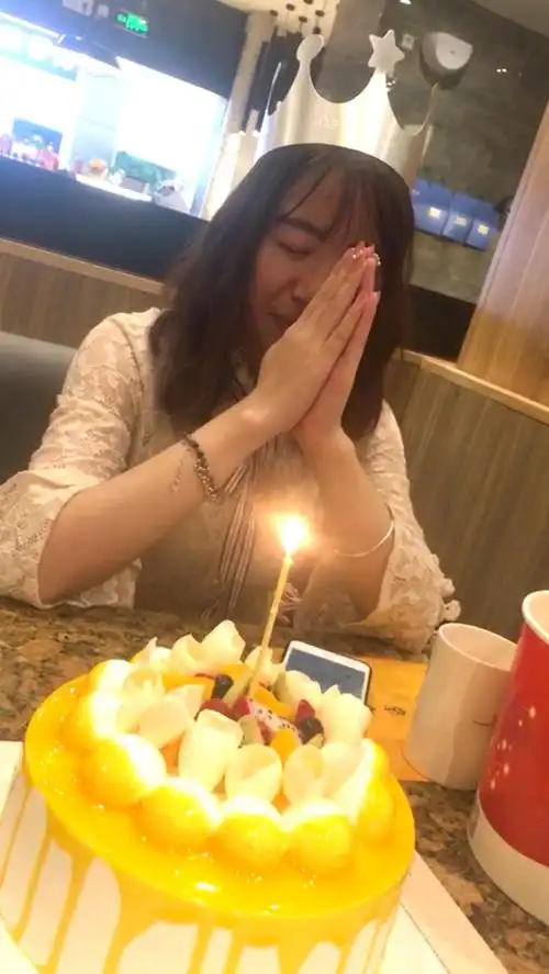 神啊求求你让一个人过生日的物种灭绝吧