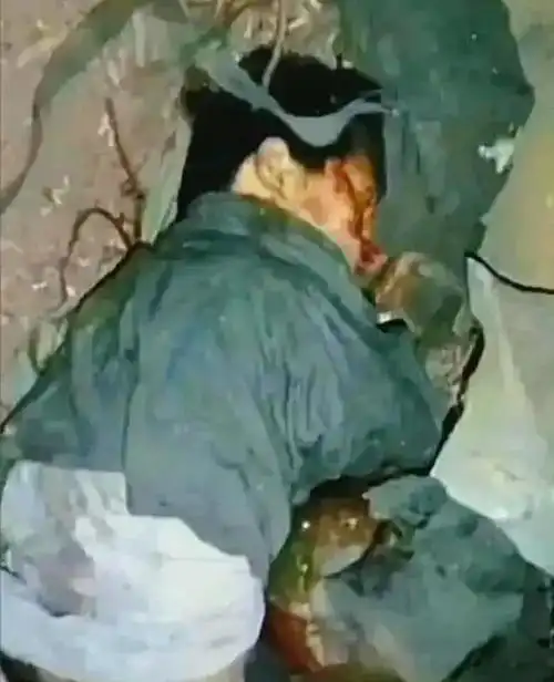 老山轮战时期,吴光辉烈士浑身沾满了鲜血,躺在地上一动不动!_网易订阅