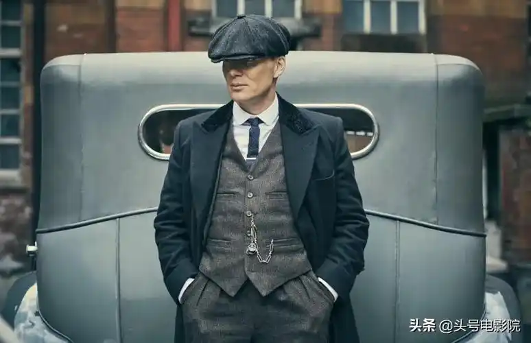 汤姆哈迪现身,西装暴徒双雄对决