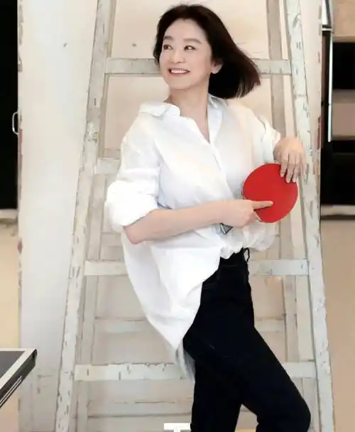 68岁林青霞瘦了!