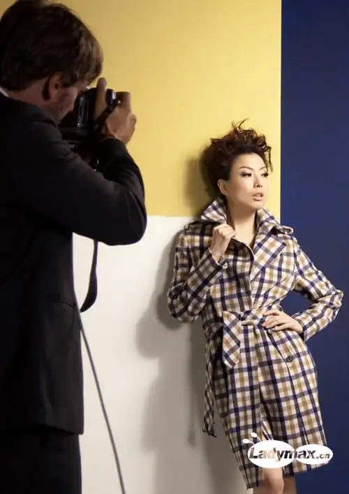 郑秀文成雅格狮丹代言人 演绎优雅个性英伦风