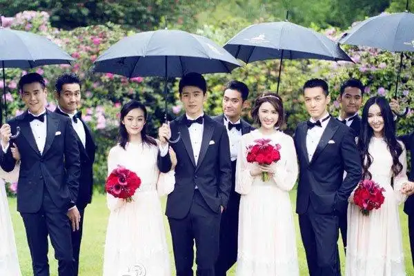 至于马天宇结婚,根本就没有结婚,在机场发现的孩子不是马天宇,还有人