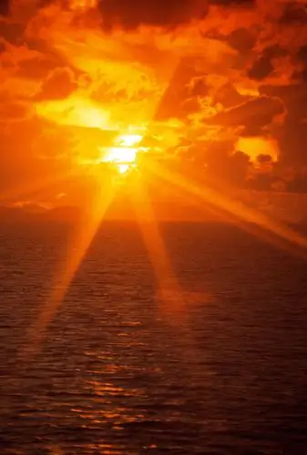 收藏 关键词:黄昏傍晚时的海面图片下载,美丽海滩,海边风景,傍晚,黄昏