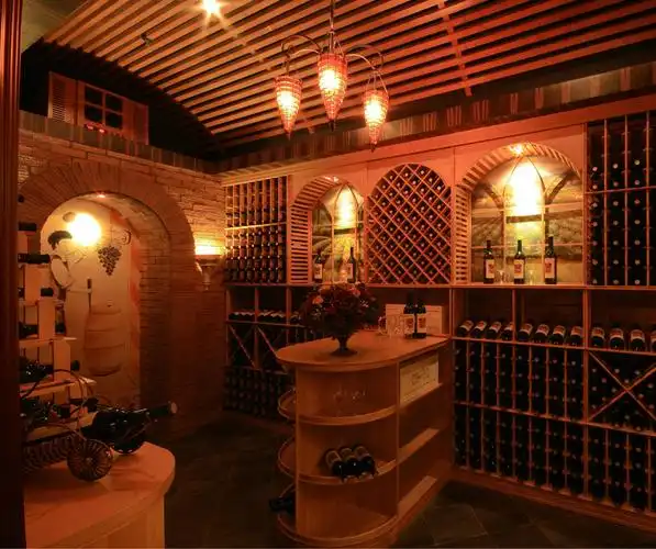 只要用心,同样可以在住所里打造一个属于自己的个性化私人酒窖