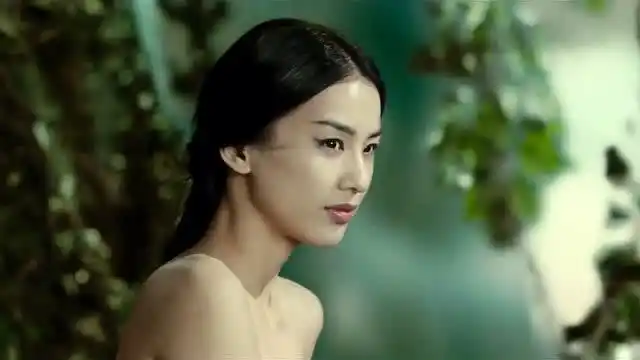 白蛇传说:黄圣依笑起来真是六宫粉黛无颜色,网友:女为悦己者容.