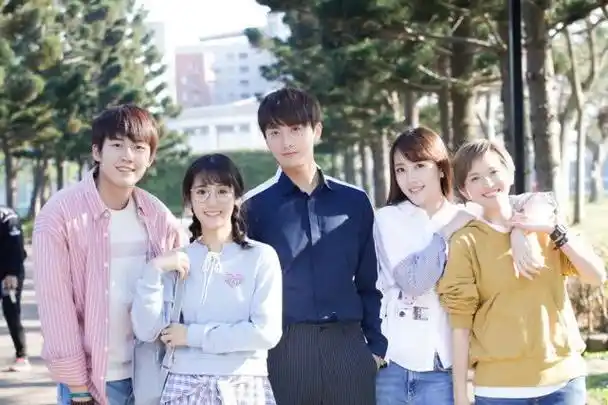 《班长"殿下"》首播火力全开 牛骏峰邢菲cp感十足