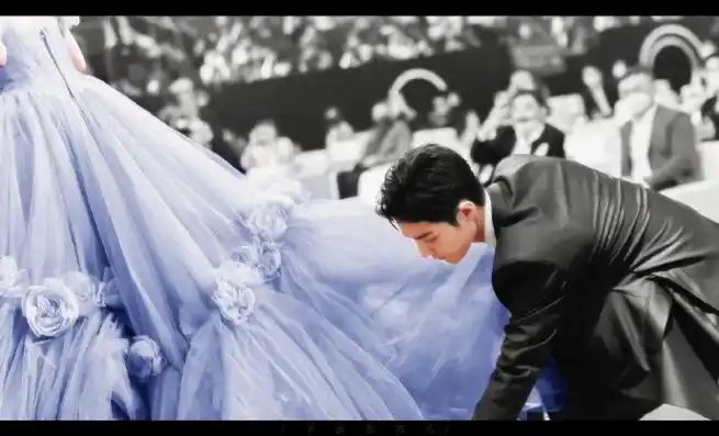 已经提了一天五颜六色的裙摆了你想要的婚纱样子,战总都能实现#肖战提