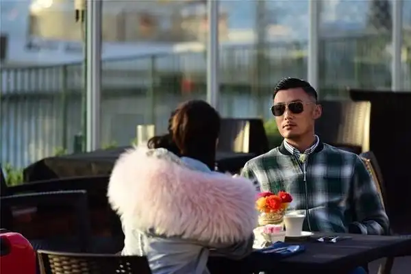 《我们相爱吧》周冬雨竟然不许余文乐穿内裤 余文乐:我怕凉