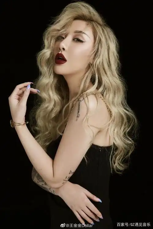 王金金《不装》:卸去伪装打开心房,霸气女皇演绎爱情的模样