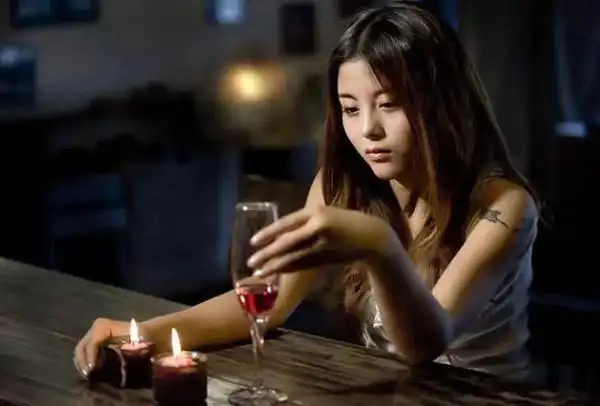 喝酒的人,喝的是寂寞