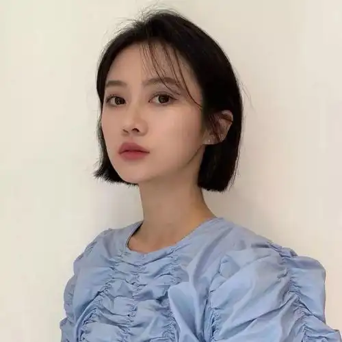 齐耳短发发型造型更多变,修饰脸型好打理,但是最经典百搭的短发还是齐