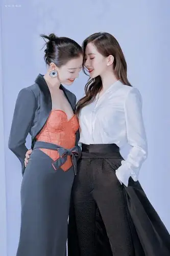 倪妮刘诗诗同台