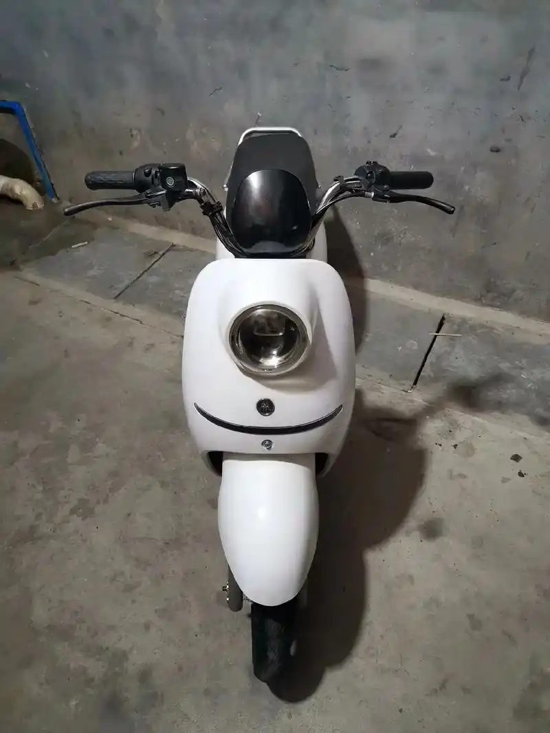 爱玛9新电动车可上牌证件齐全!续航60公里,之前3600买