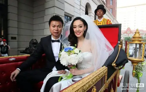 40岁前国脚第三次结婚 迎娶美女演员张雅蓓