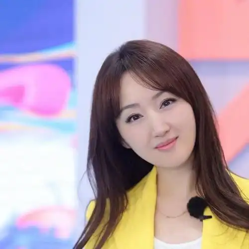 杨钰莹:只是把毛宁当哥哥,赖文峰才是真爱,52岁依旧不婚不孕