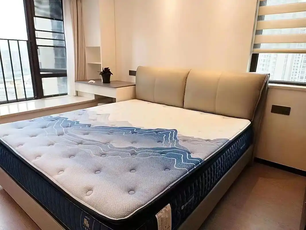 雅兰床垫之圣纳床架 全新雅兰圣纳|卧室c位|豪车内衬同款材料皮床,酷