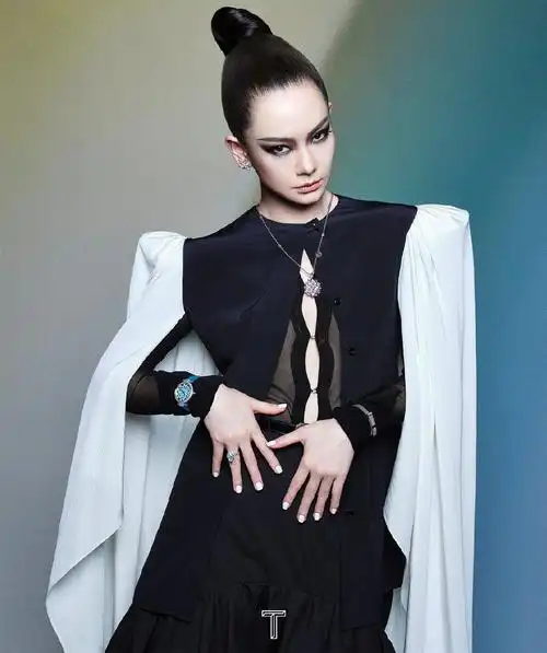 戚薇t风尚志特刊