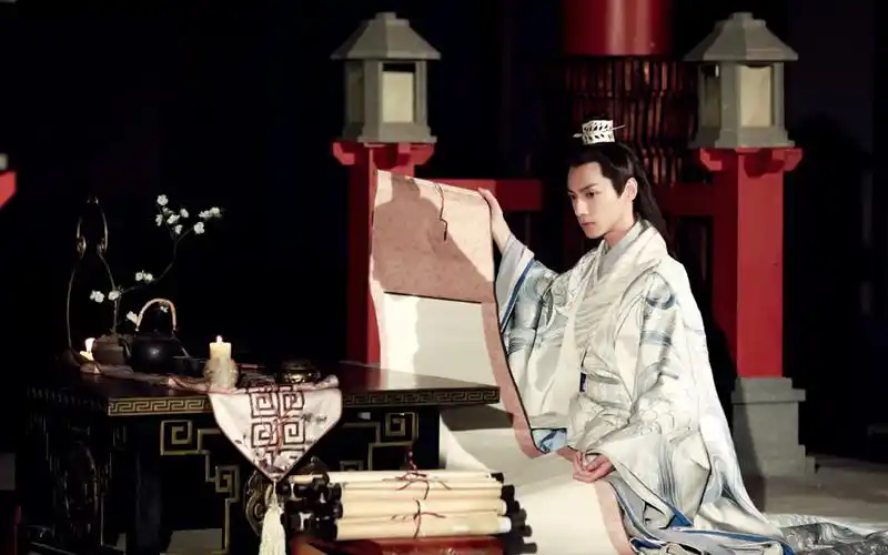 罗云熙《白发》剧照图片壁纸