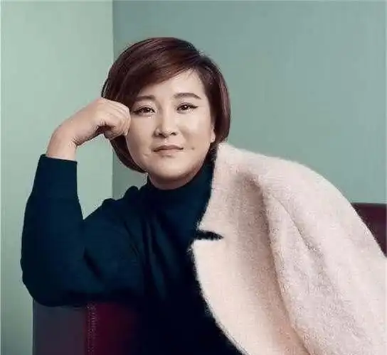 贾玲,减了100斤,姐妹,你减不下去,因为你穷!_自律