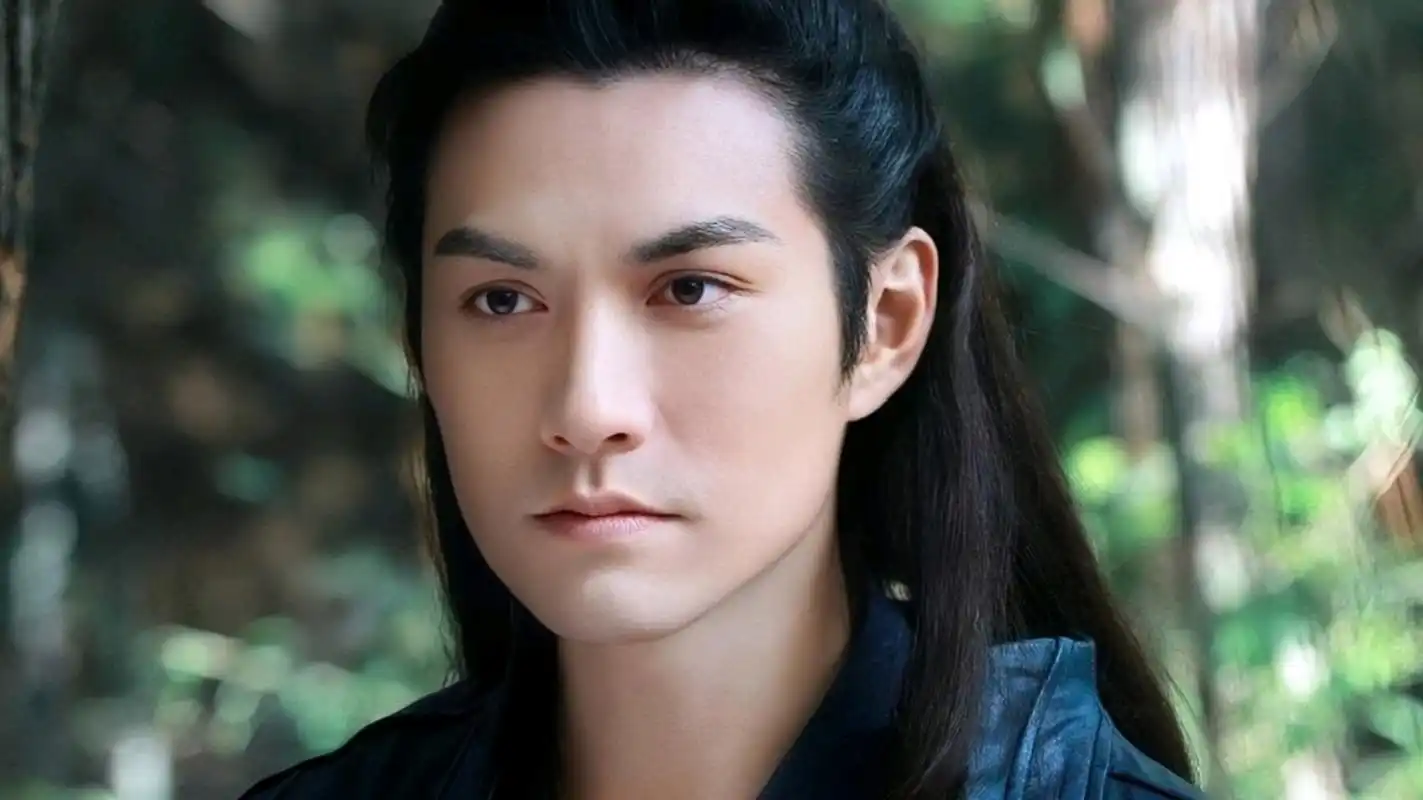 古装男神严屹宽,五官端正,俊美无双