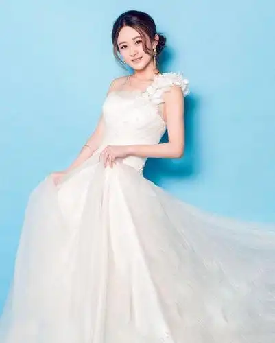 赵丽颖这组蓝色背景婚纱写真你见过吗,太性感了
