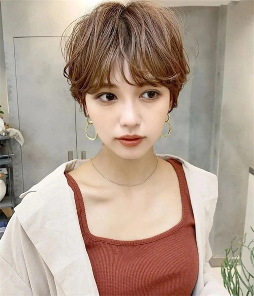 湿发纹理烫短发 洋气时髦超个性_女生烫发 - 美发站