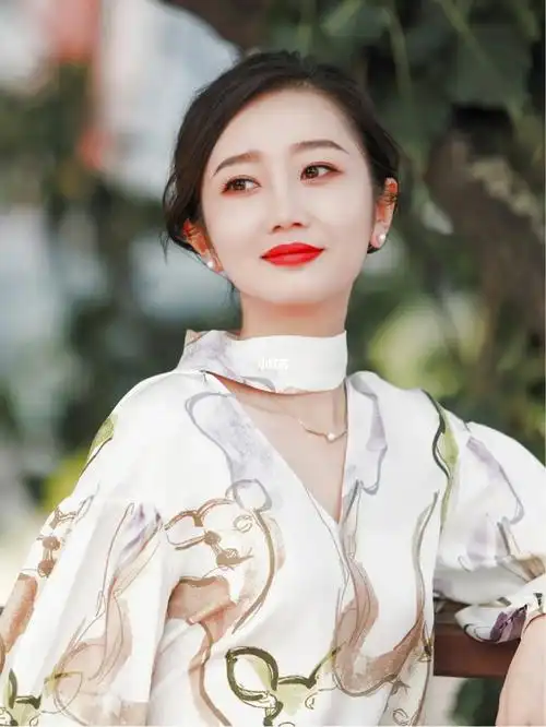 yi star|知名演员陈嘉男in yi 21fw_穿搭_福田星河coco park攻略_明星