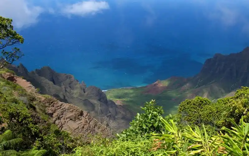 壮观清新海岸风景蓝色背景桌面壁纸图片下载
