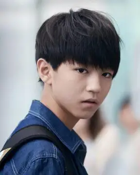 2018潮流高中男生发型图片 男高中生时髦发型就这样扎